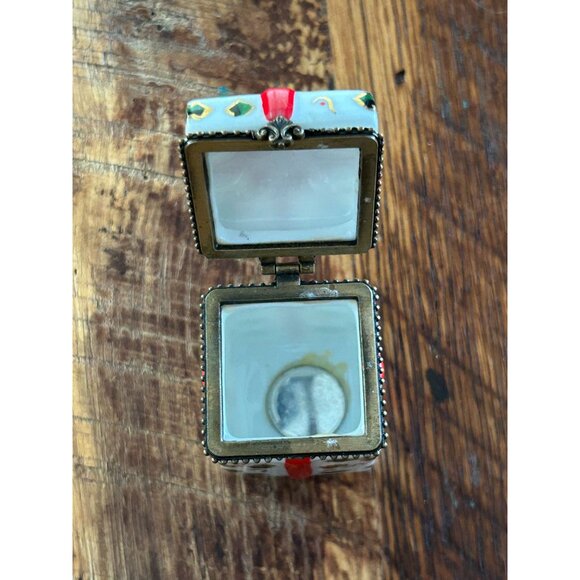 Hand-Painted Ceramic Gift Box Trinket With Red Bow & Holly Design Hinged Lid Jew - Picture 5 of 9